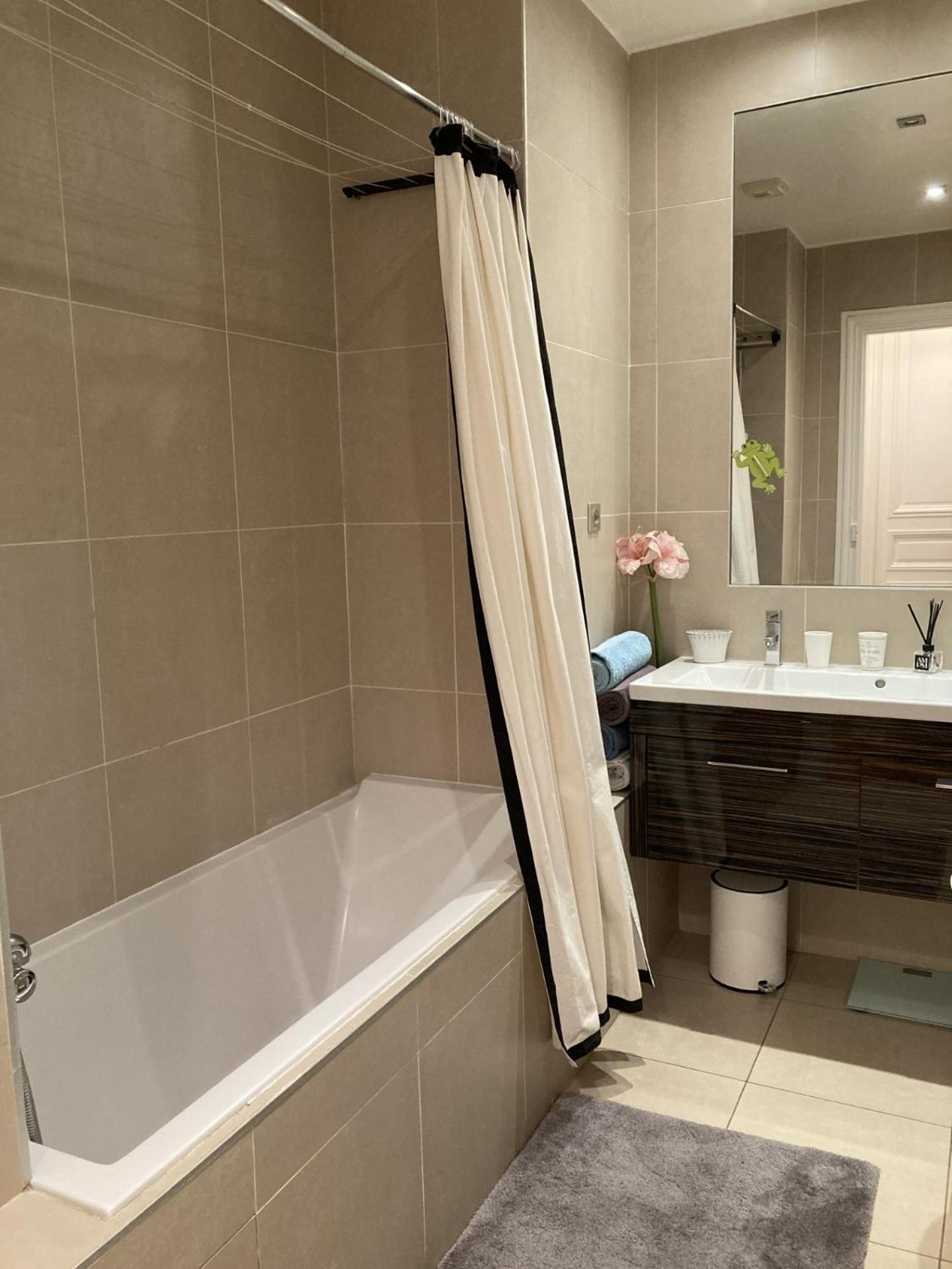 Parc Monceau Bed & Breakfast 4*