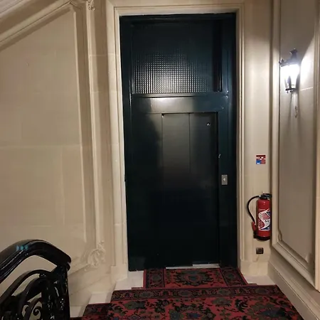 Bed & Breakfast Parc Monceau 4*