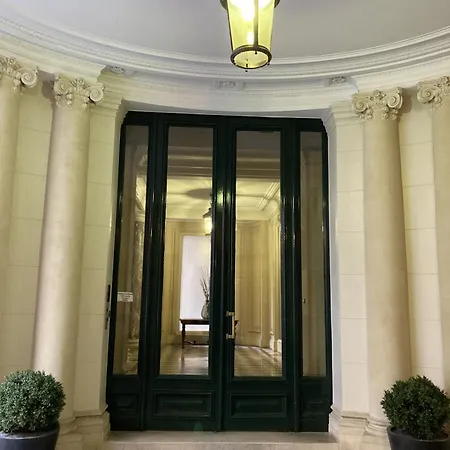 Bed & Breakfast Parc Monceau Parigi