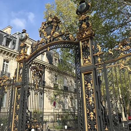 Bed & Breakfast Parc Monceau Parigi